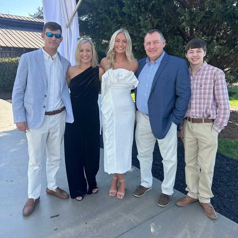 First Team Moving Local Family Business - Family Photo
